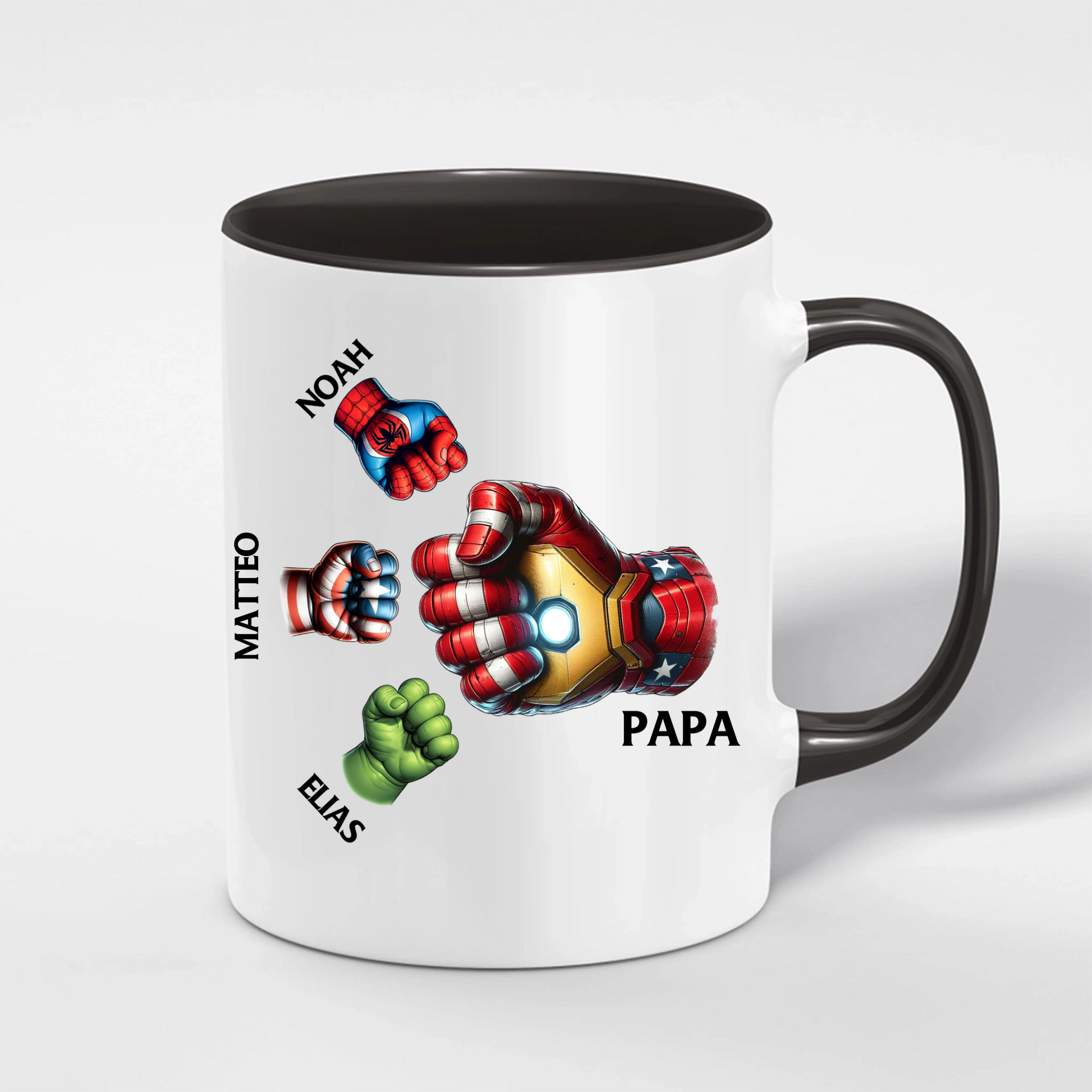 Superhelden Papa Tasse – Faust-an-Faust Motiv mit Kindernamen