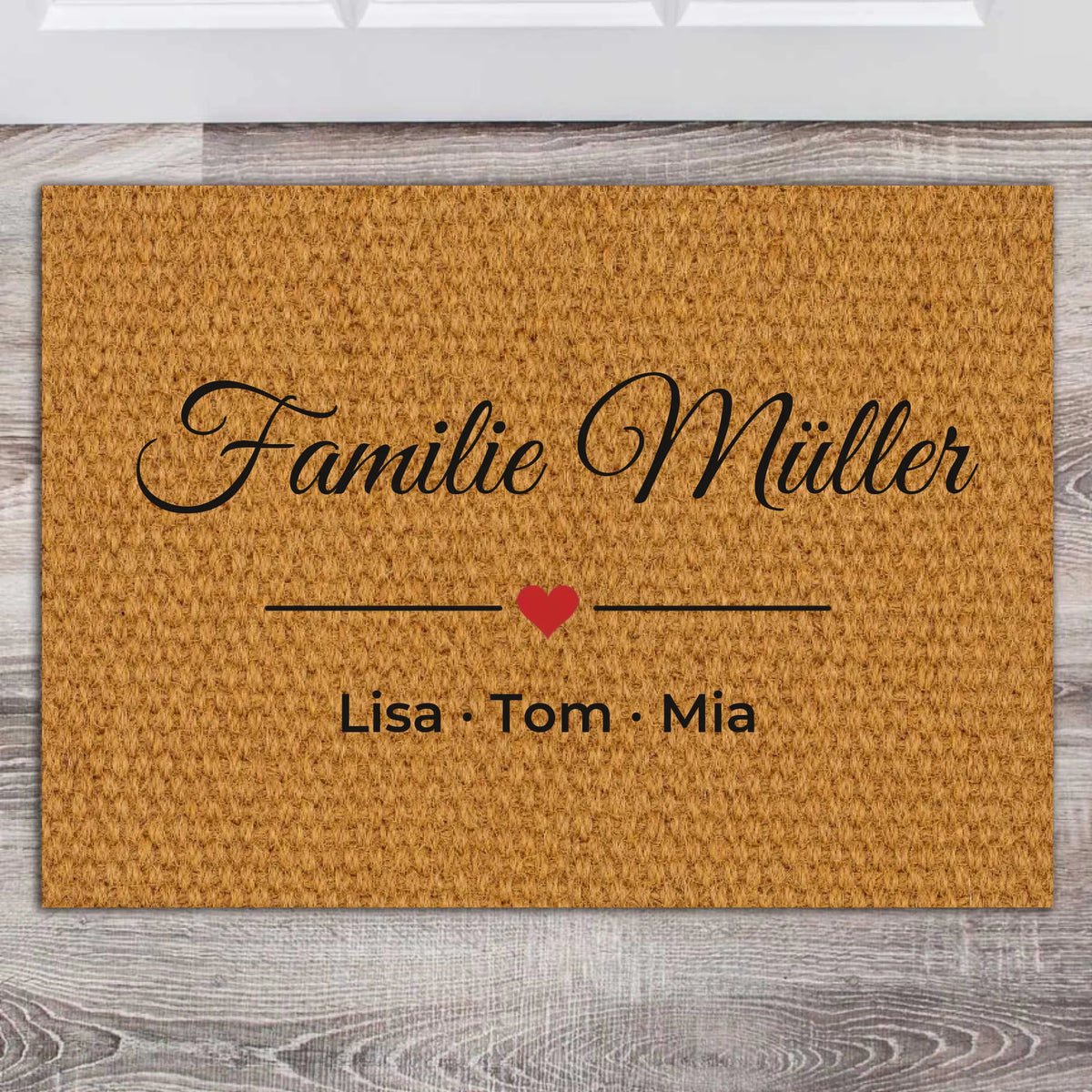 Personalisierte Fußmatte mit Familienname, Herz und Vornamen im minimalistischen Stil