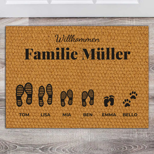 Personalisierte Familien-Fußmatte mit Fußabdrücken, Babyfüßen und Pfoten mit Namen