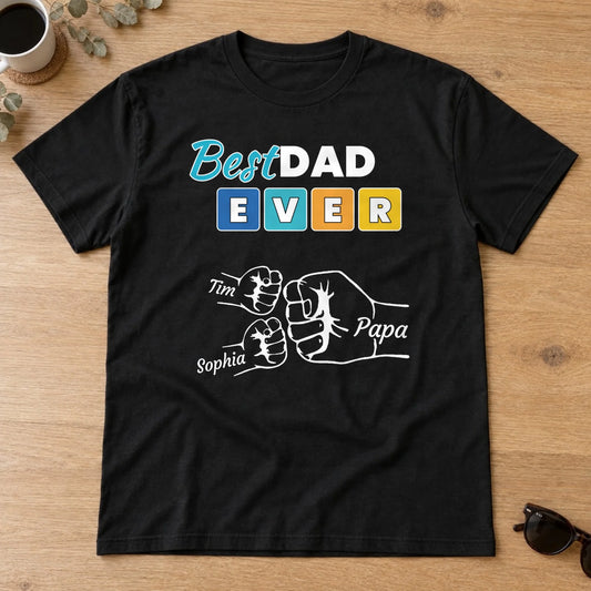 Personalisiertes Papa T-Shirt Best Dad Ever in Schwarz mit Fist Bump Fäusten und Kindernamen