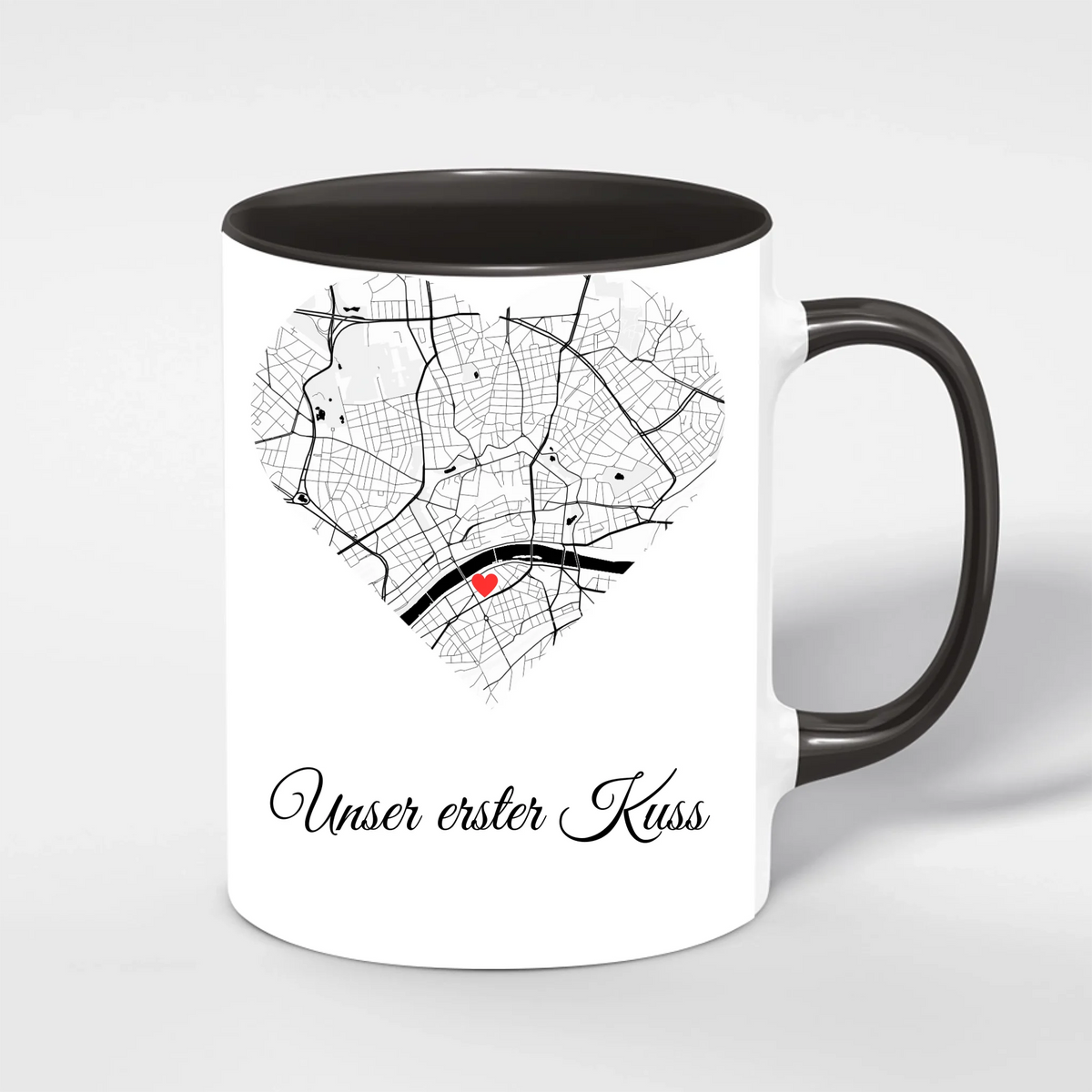 Unser erster Kuss Tasse personalisiert – Innenfarbe Schwarz