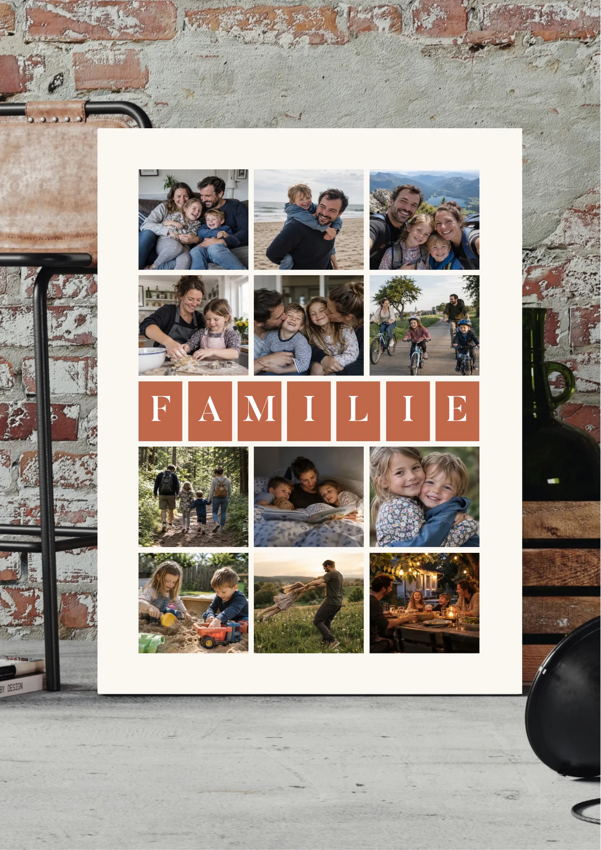 Wort-Collage Leinwand personalisiert mit 12 Familienfotos und dem Wort FAMILIE – an der Wand