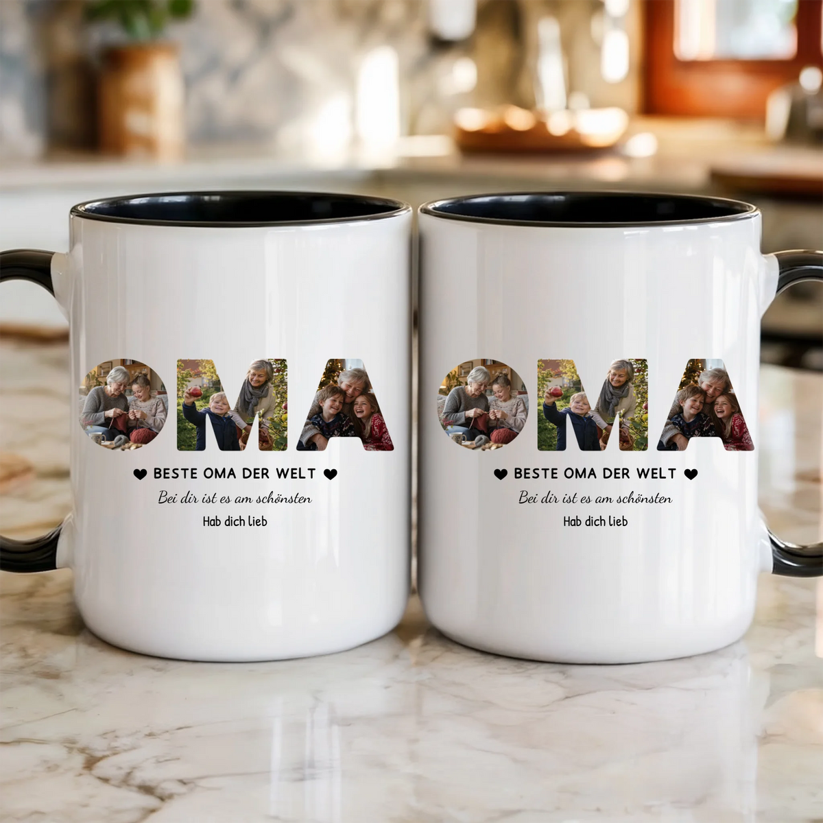 Oma Tasse mit 3 Fotos personalisiert – OMA Fototasse mit Spruch und Grußzeile – beide Seiten der Tasse in der Küche