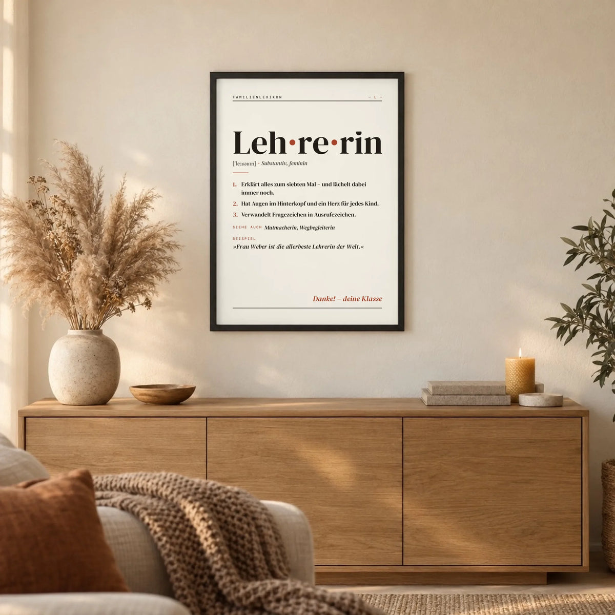 Lehrerin & Lehrer Definition Poster gerahmt im Wohnzimmer über dem Sideboard