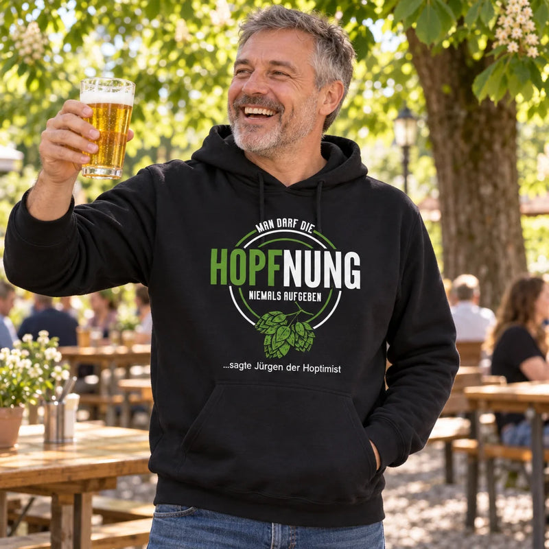 Hopfnung Hoodie mit Namen im Biergarten