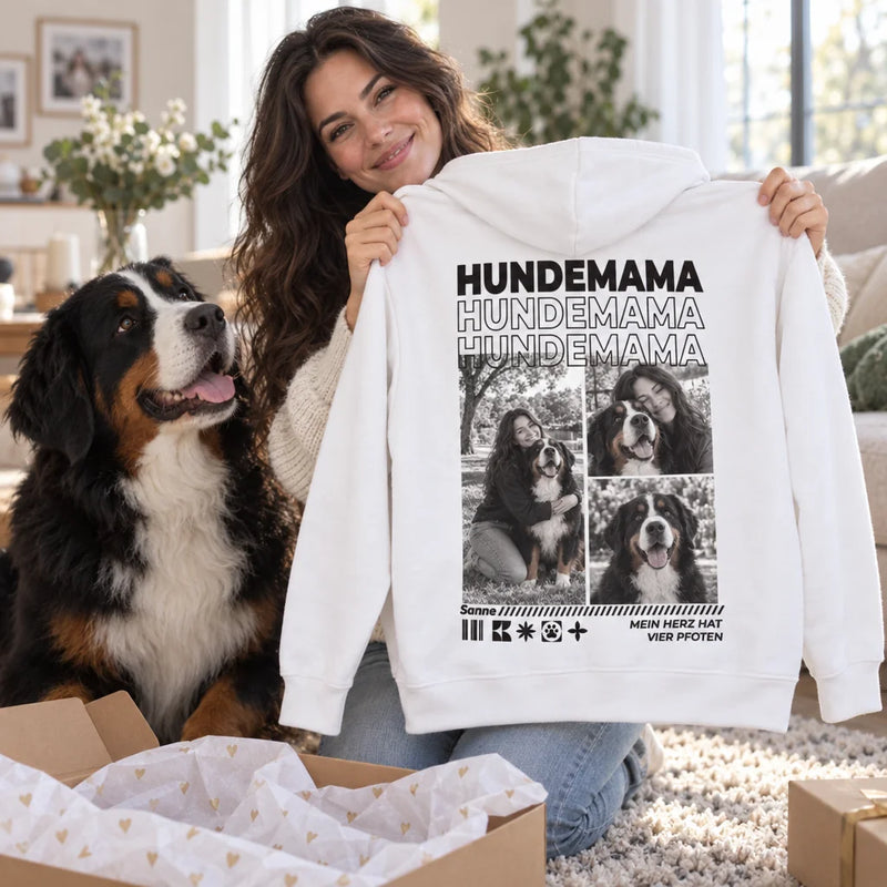 Frau hält ihren personalisierten Hundemama-Hoodie mit Fotos hoch